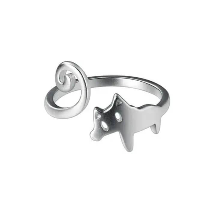 Cat with Long Tail Ring